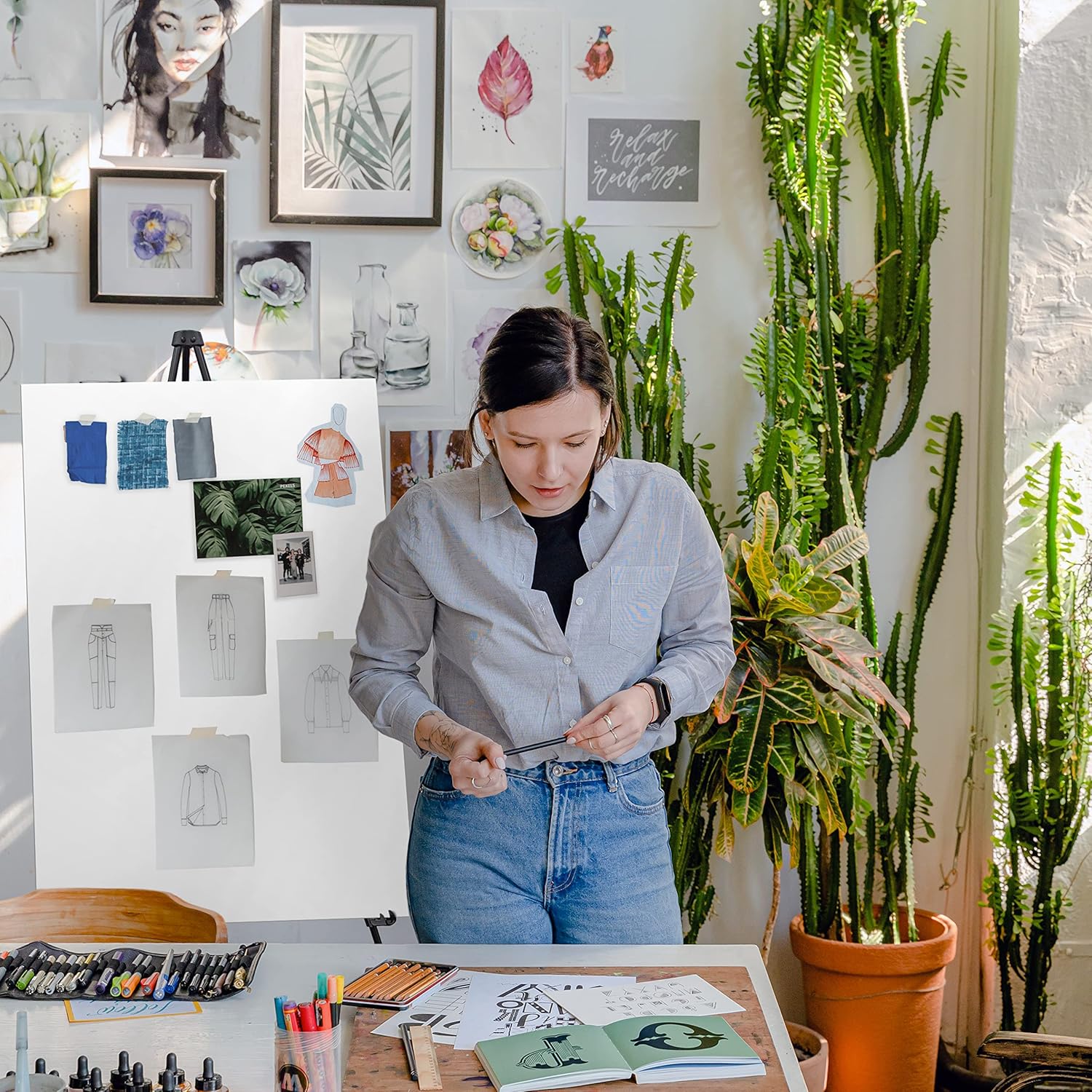 Lightweight Aluminum Telescoping Display Easel, 70 Inches, Black (2) - Image 8